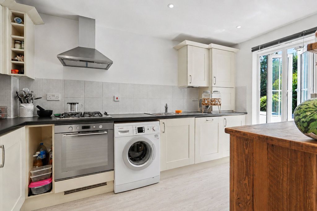 Property photo 2 of 16 Kitchen