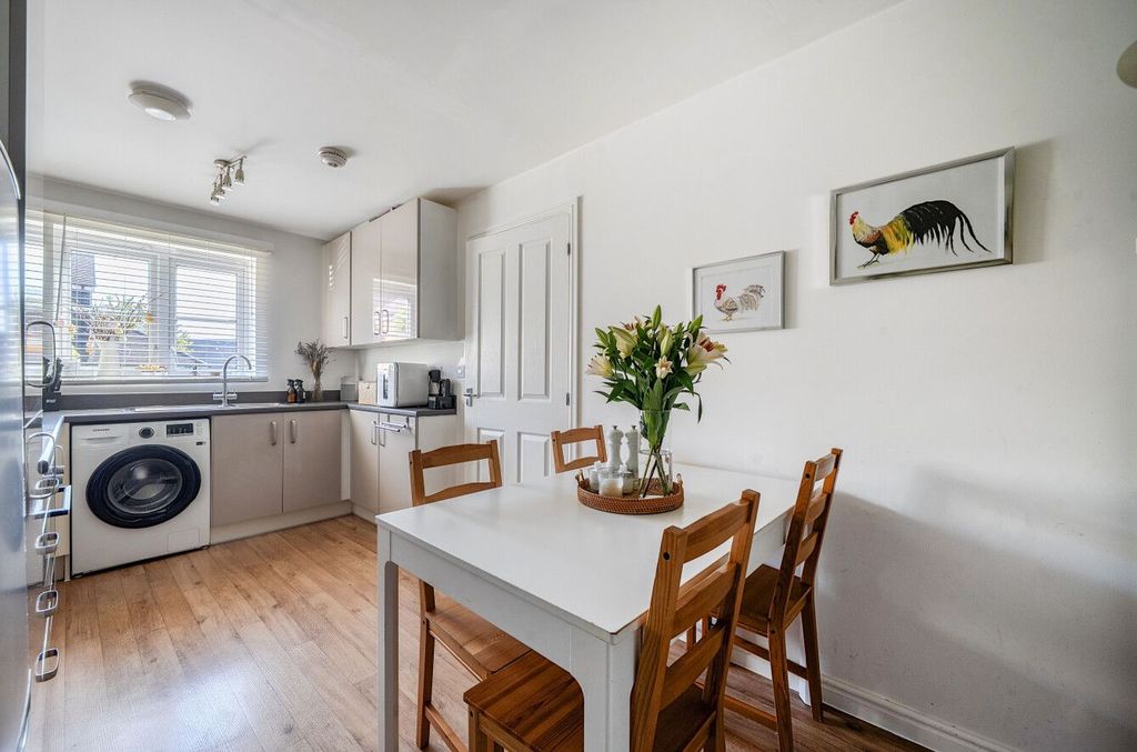 Property photo 3 of 15 Dining Kitchen