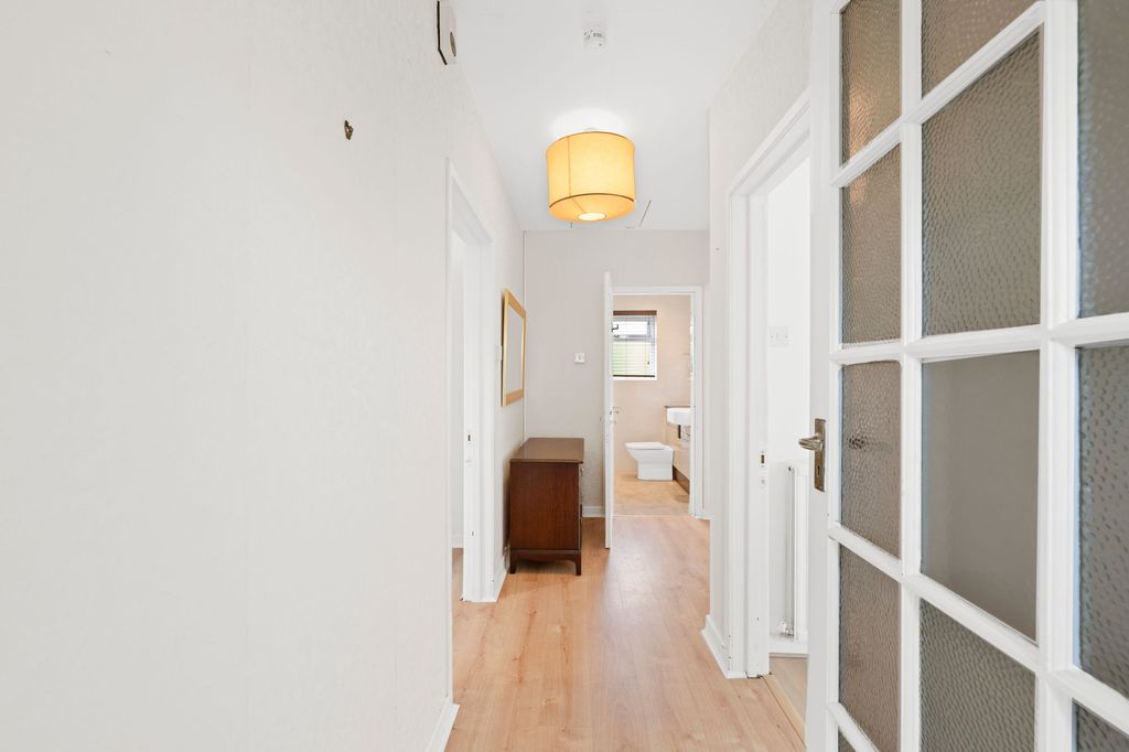 Property photo 2 of 18 Entrance
