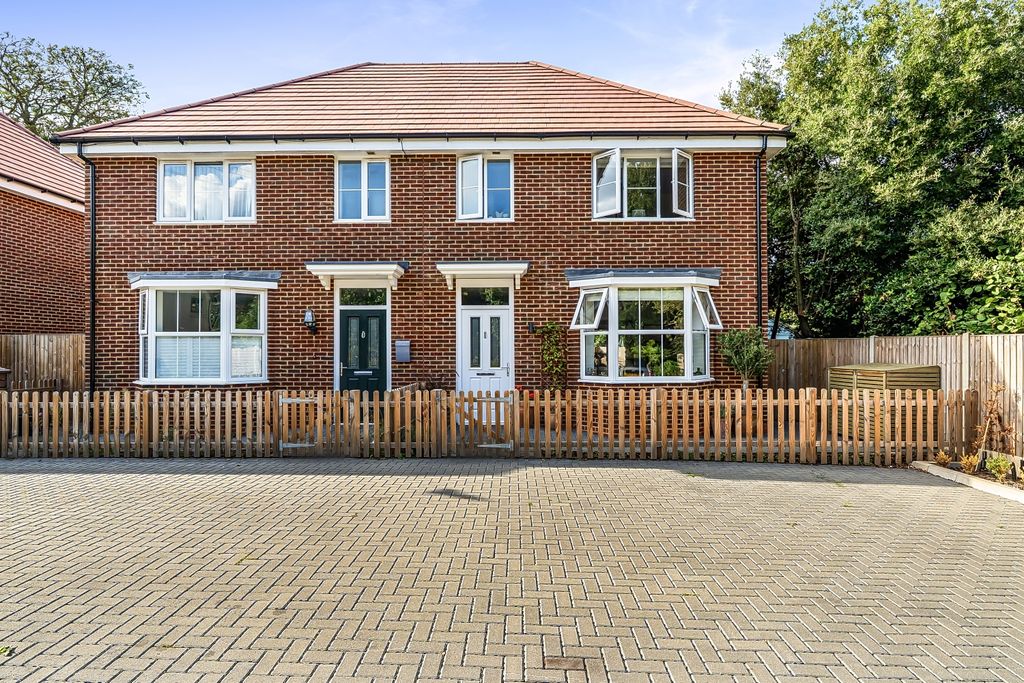 Property photo 1 of 27 1520299 (1)
