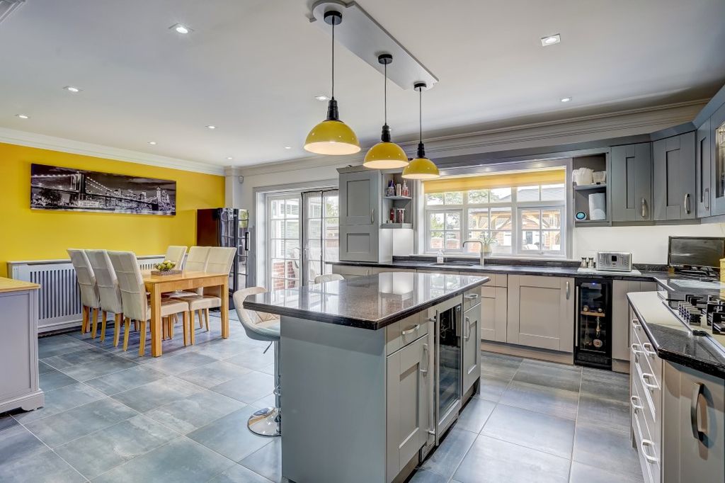 Property photo 3 of 30 Yr4