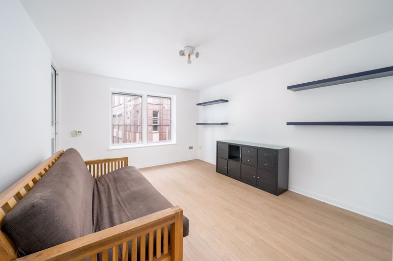 Property photo 1 of 9 Photo 5