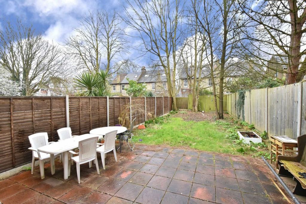 Property photo 2 of 6