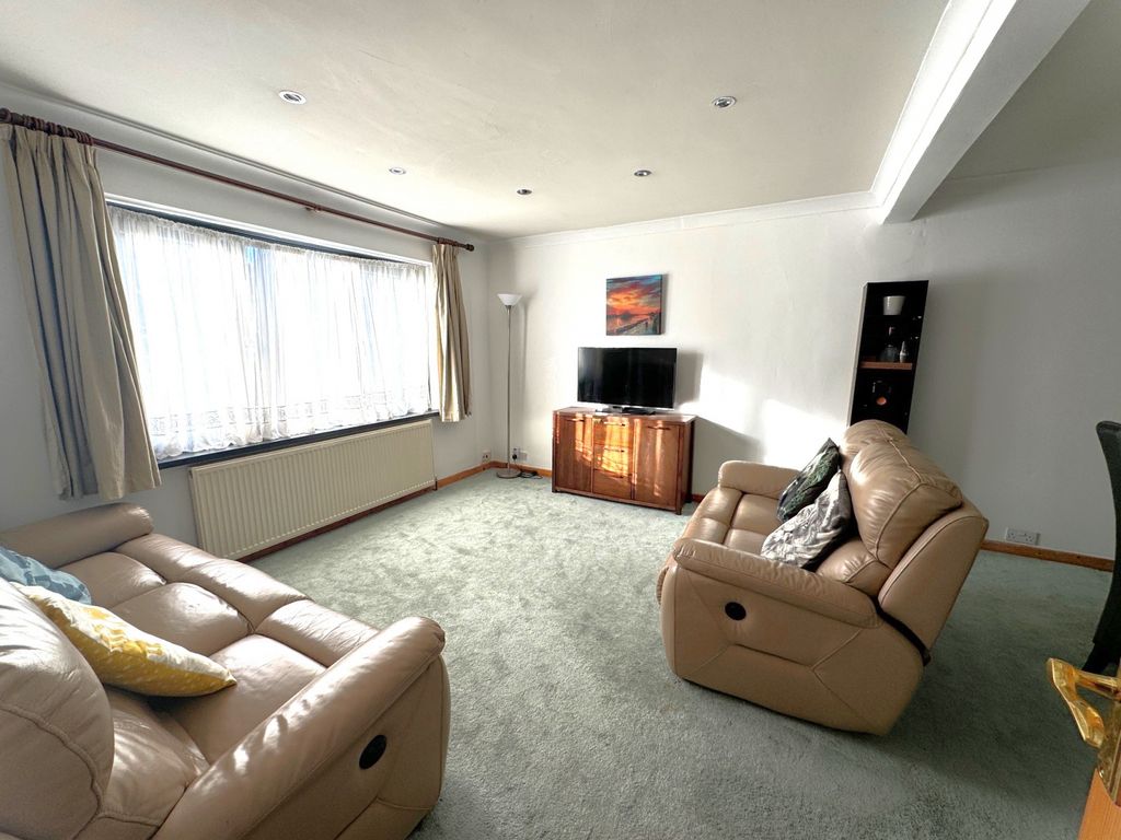 Property photo 2 of 19 Gallery