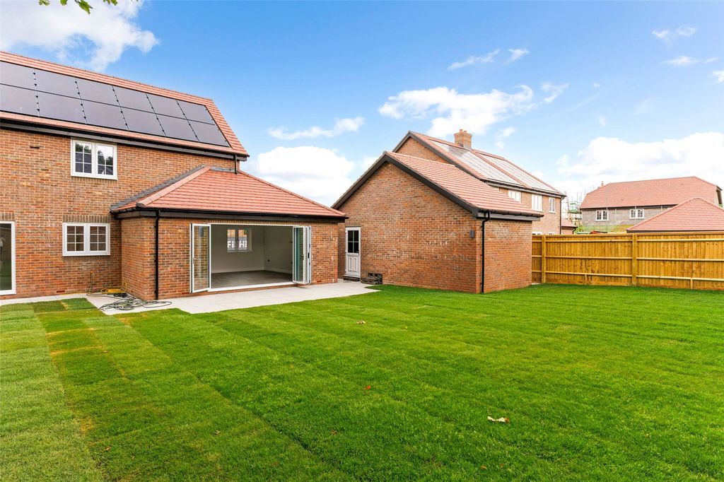 Property photo 2 of 15 Picture No. 25