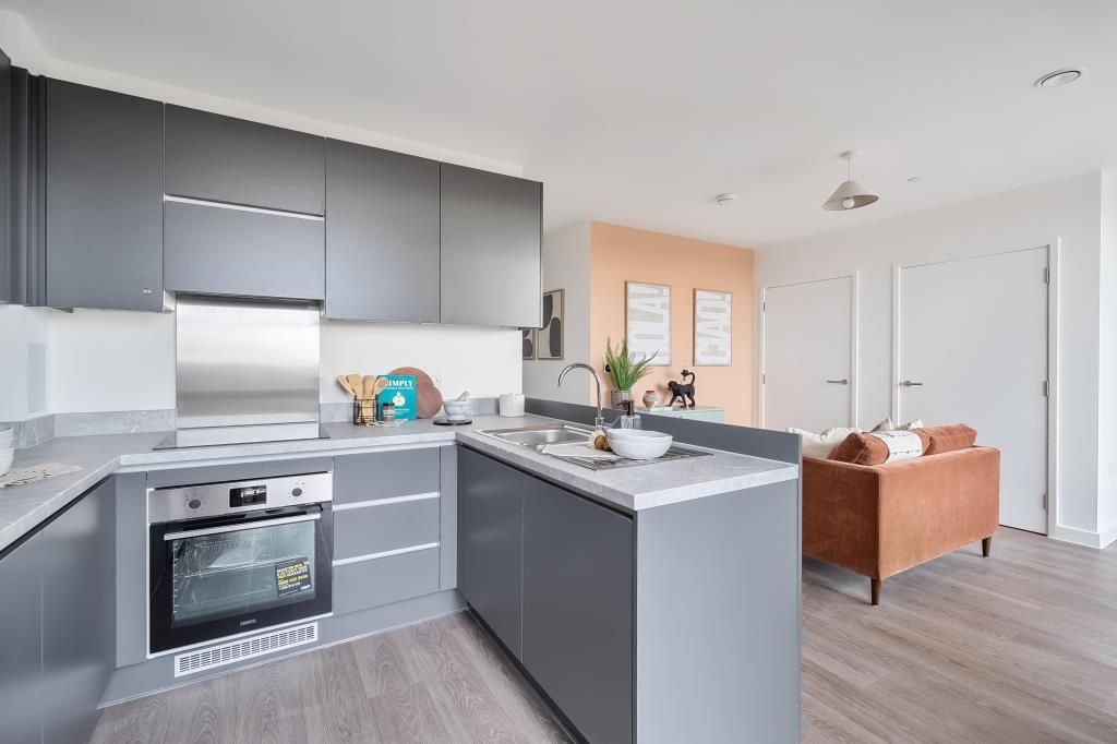 Property photo 3 of 10 Kitchen