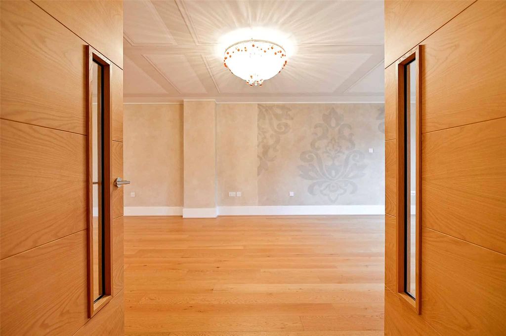 Property photo 3 of 26 Sitting Room