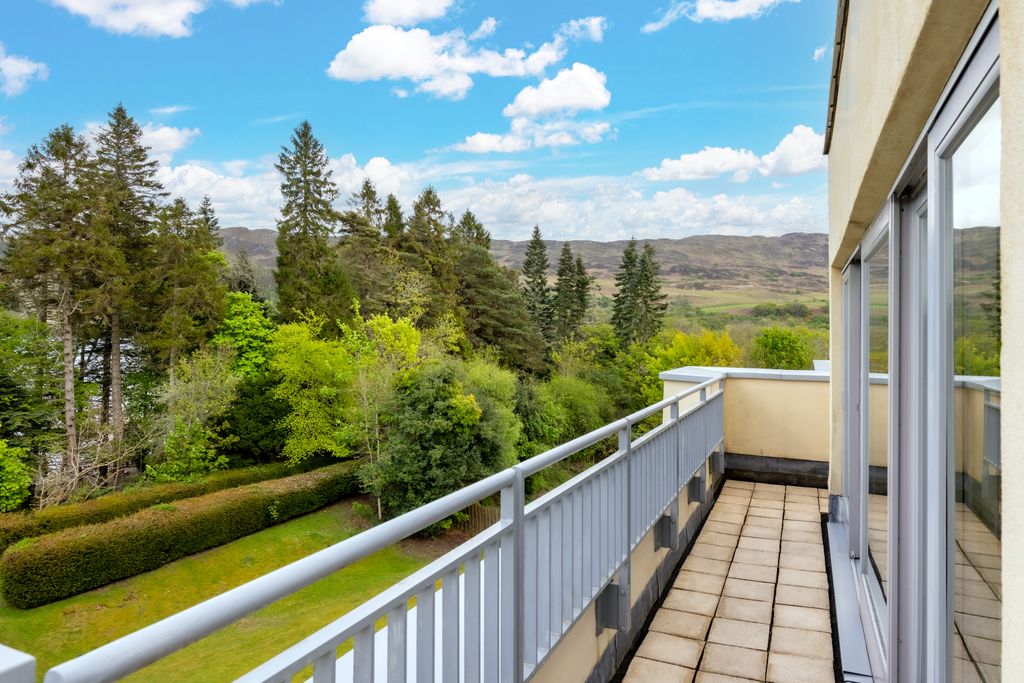 Property photo 3 of 21