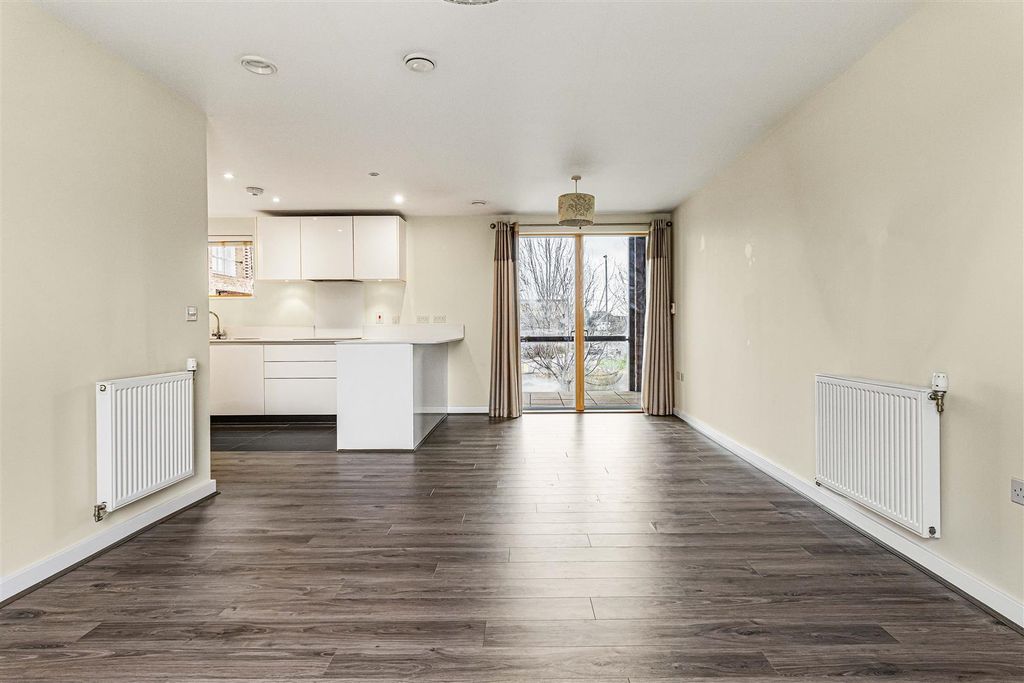 Property photo 2 of 18 2_73773.Jpg