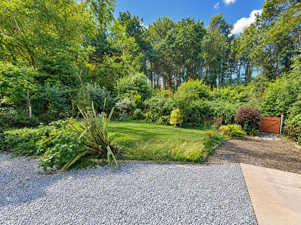 Property photo 2 of 14 Garden