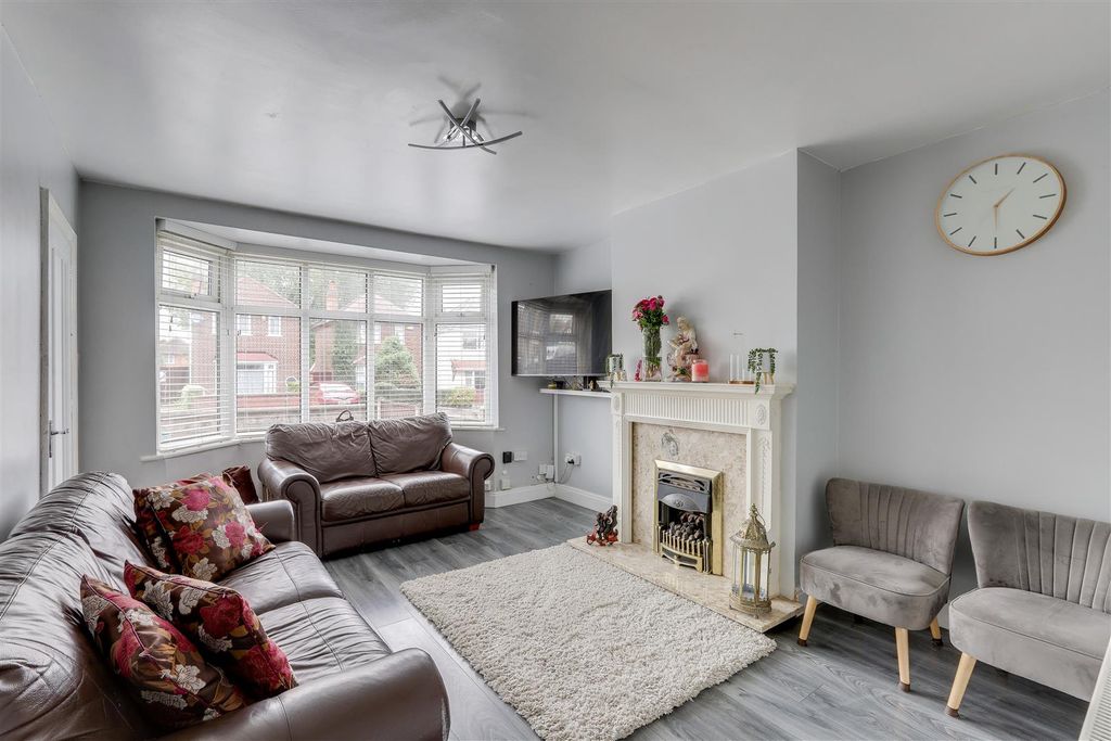 Property photo 2 of 16 260925_7.Jpg