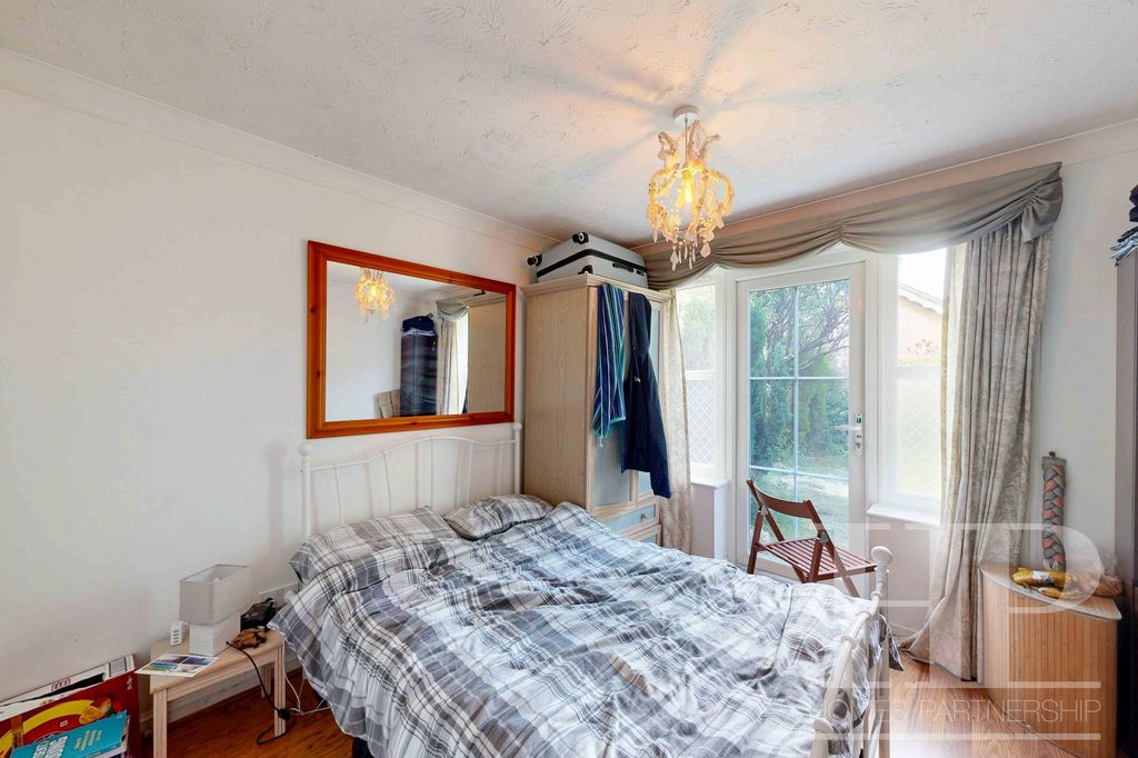 Property photo 1 of 8
