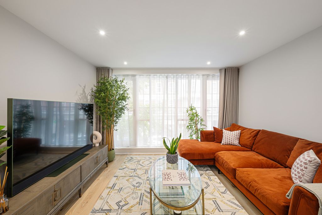 Property photo 3 of 11