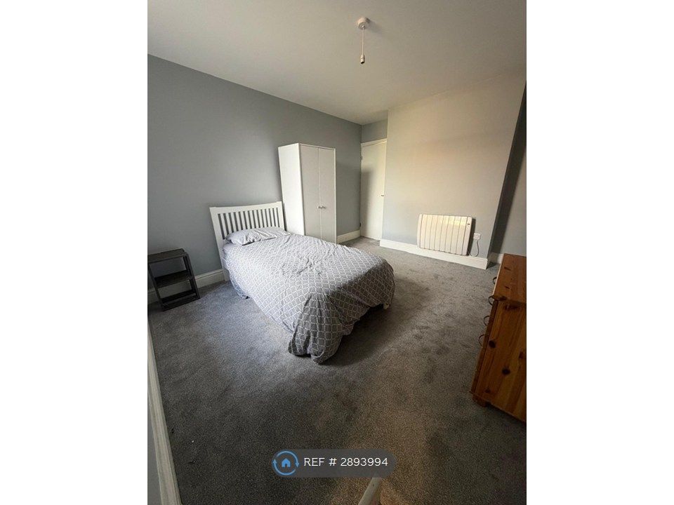 Property photo 3 of 5 Bedroom