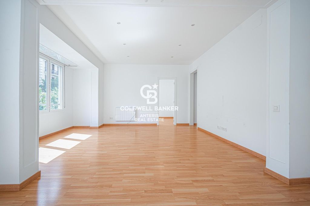 Property photo 2 of 32