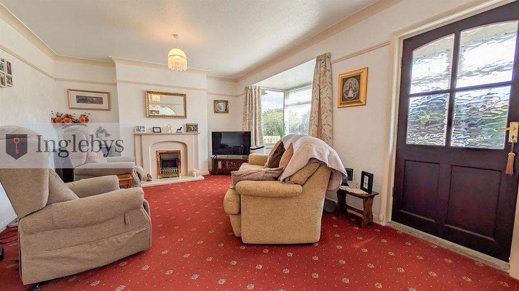 Property photo 3 of 34