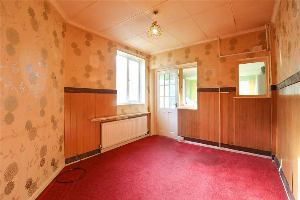 Property photo 3 of 10 Dining Room