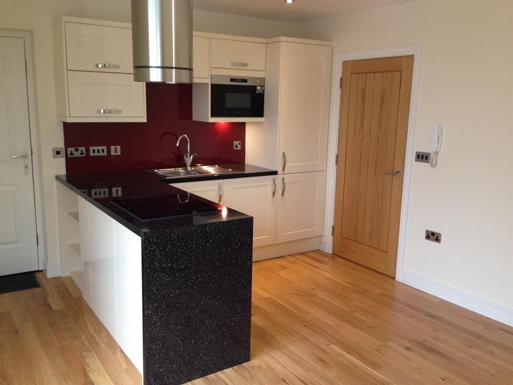 Property photo 3 of 6 Kitchen