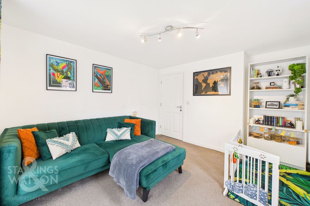 Property photo 2 of 20