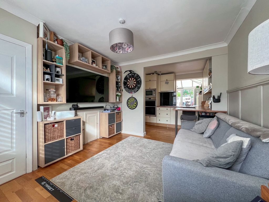 Property photo 3 of 42