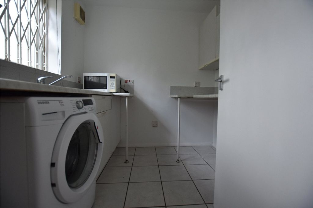 Property photo 2 of 6 Picture No. 08