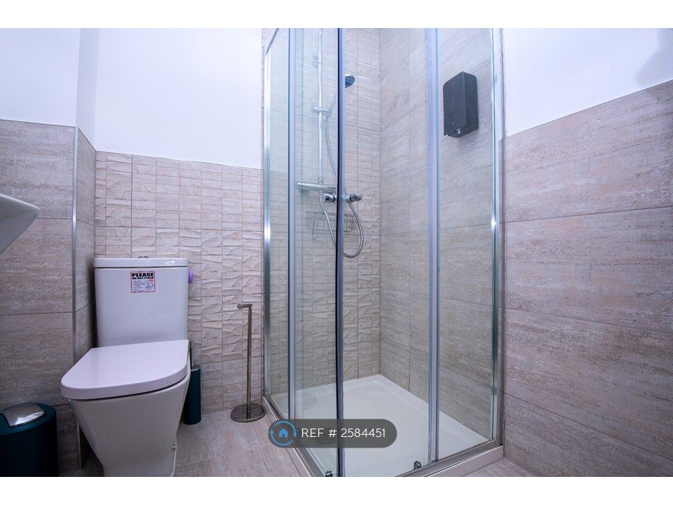 Property photo 3 of 35