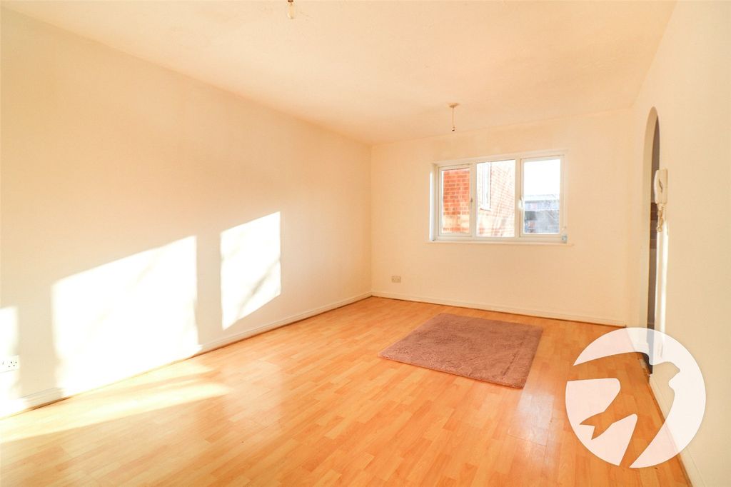 Property photo 3 of 10 Picture No. 13