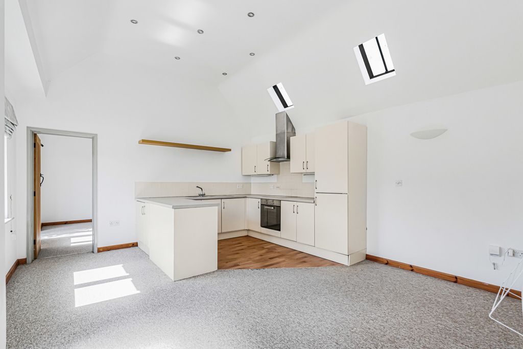 Property photo 2 of 11 Kitchen Diner