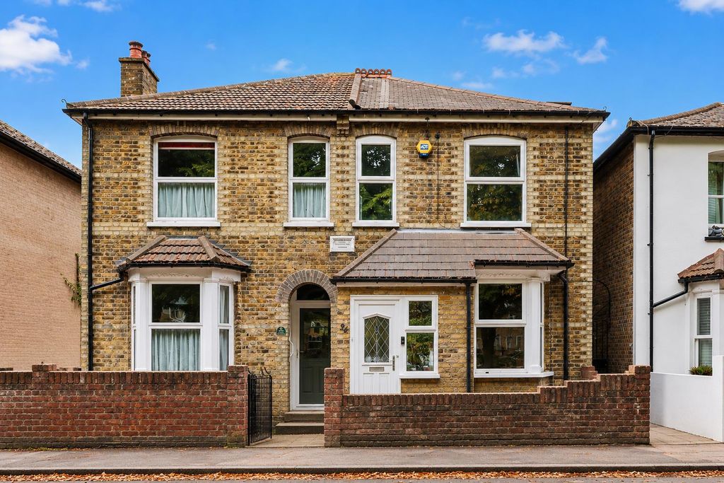 Property photo 1 of 11