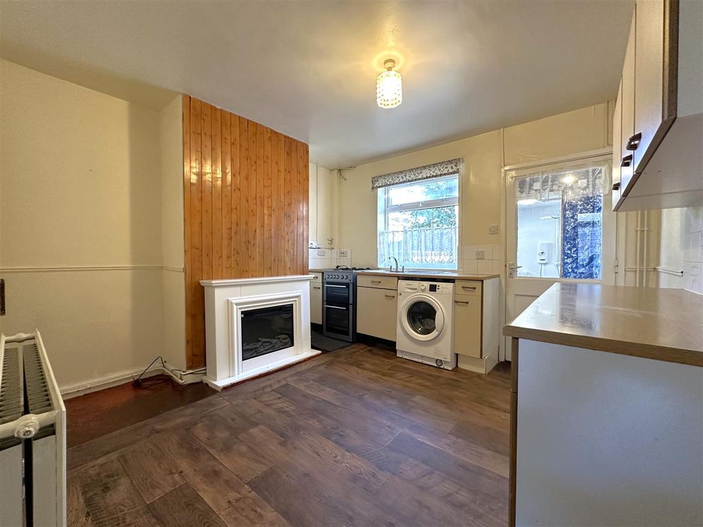 Property photo 2 of 13 Dining Kitchen 225