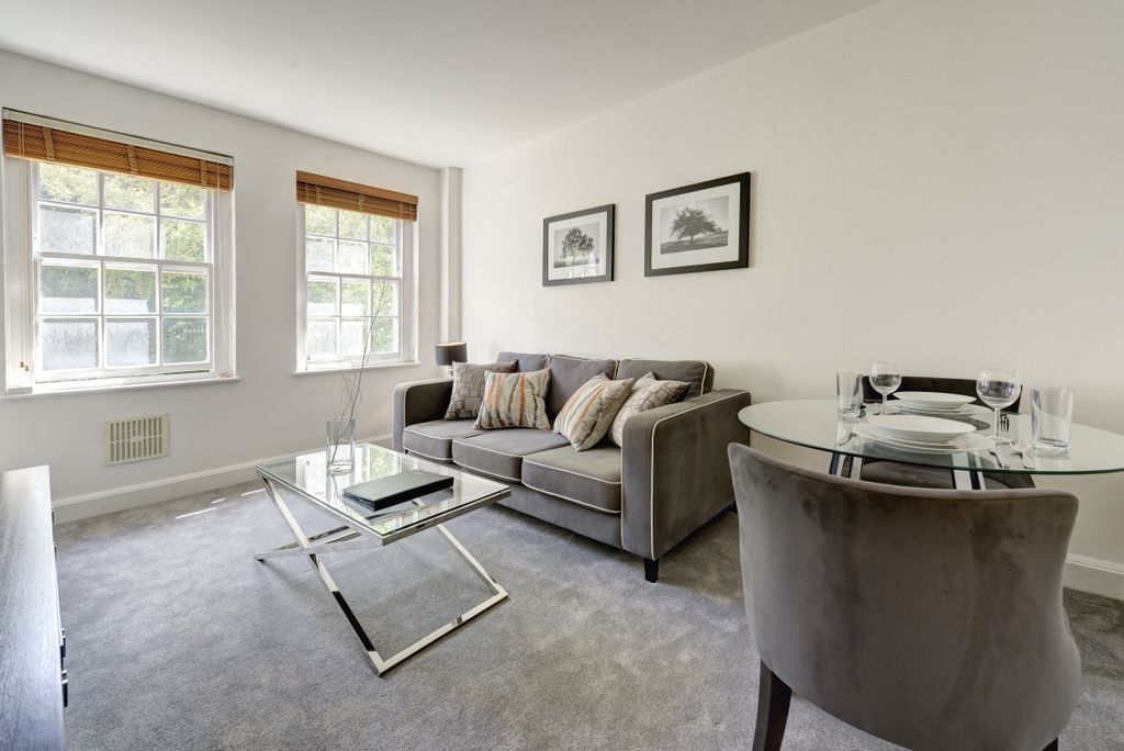 Property photo 3 of 13 12A Pelham Court ...