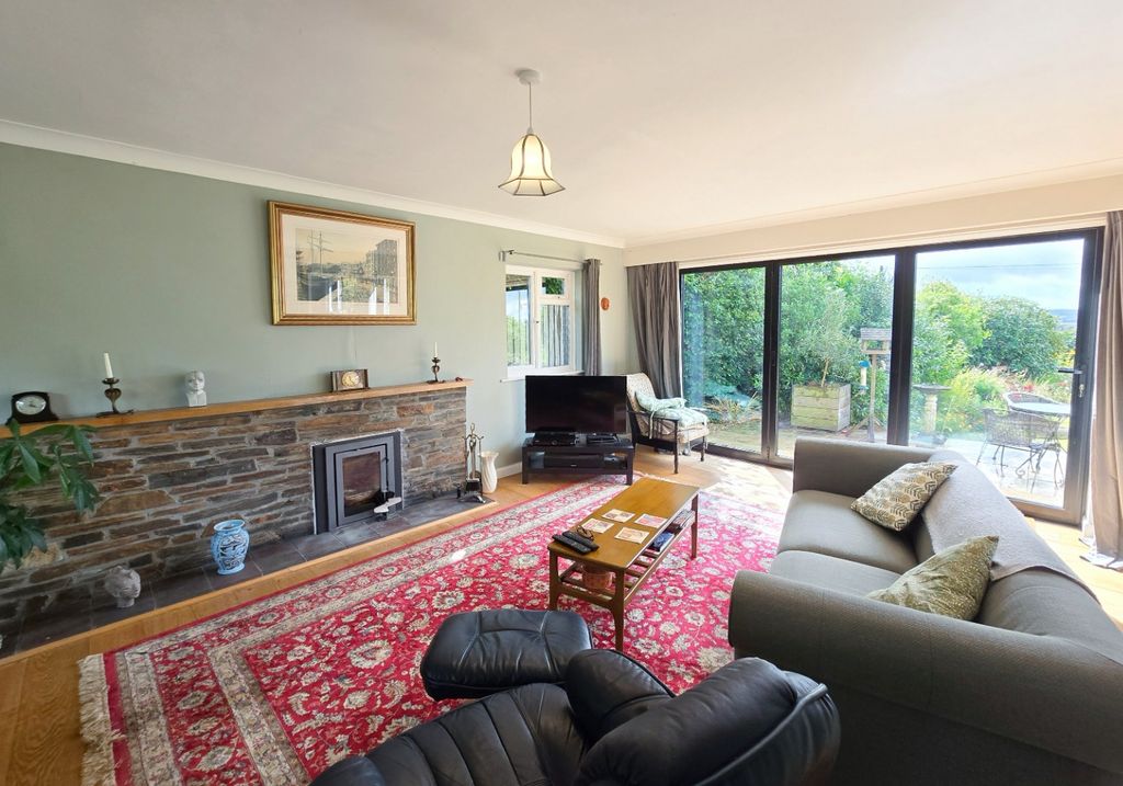 Property photo 2 of 20 4986242