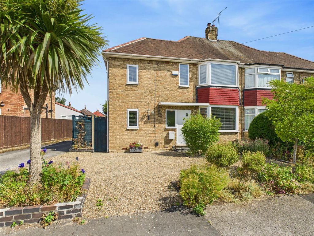 Property photo 1 of 13 Cam05377G0-Pr0038-Still019.Jpg