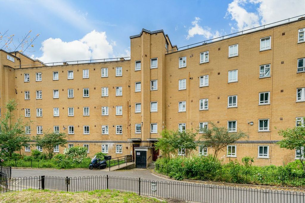 Property photo 1 of 6