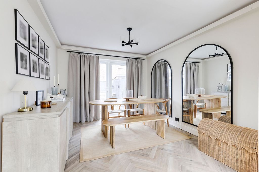 Property photo 3 of 25