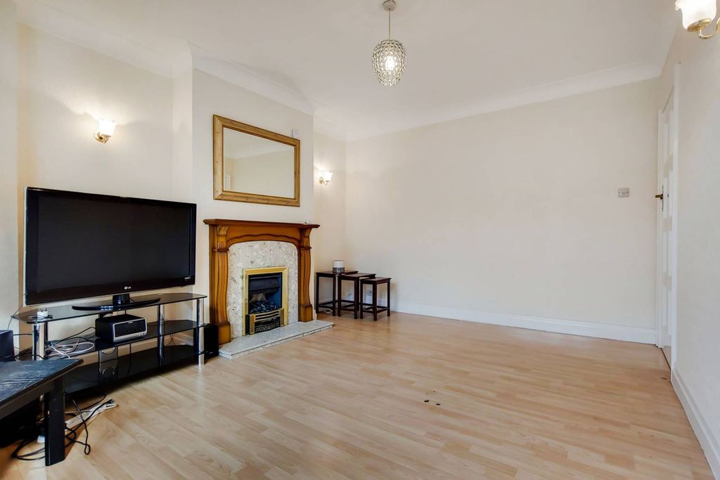 Property photo 3 of 21