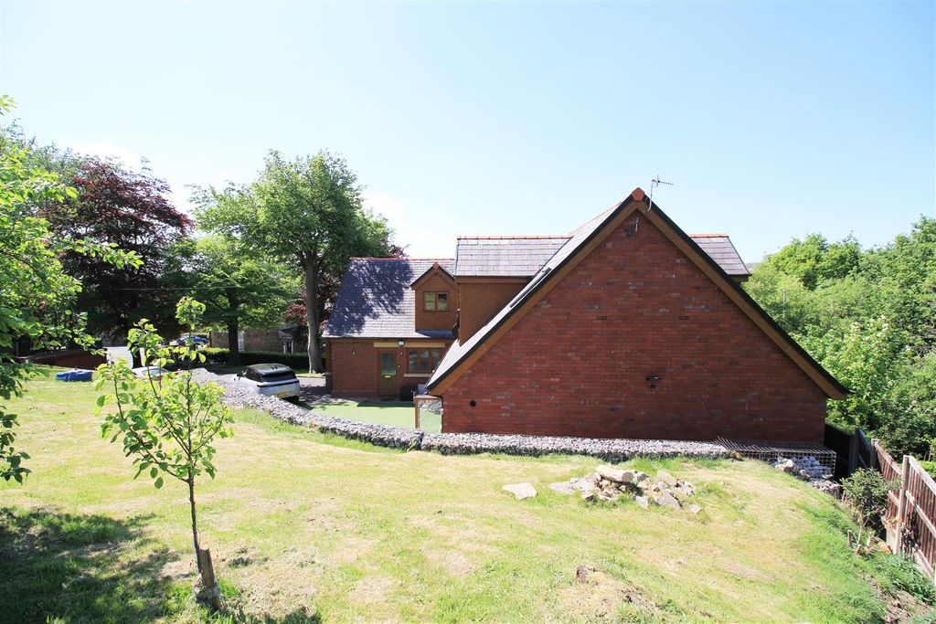 Huddersfield Road, Carrbrook, Stalybridge SK15, 4 bed detached house ...