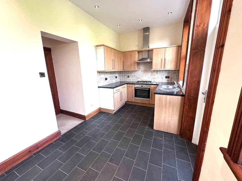 Property photo 3 of 13 Kitchen