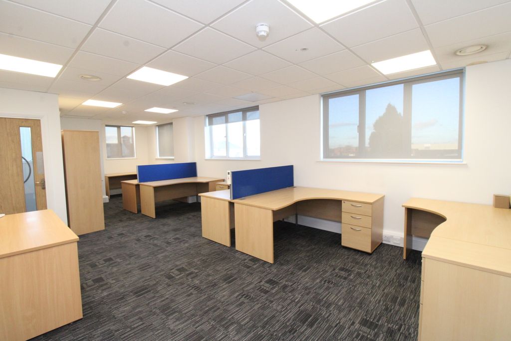 Property photo 1 of 7 Img_6812