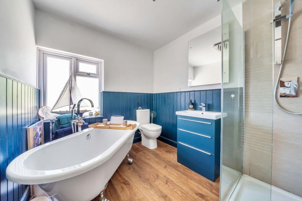 Property photo 3 of 14 Bathroom