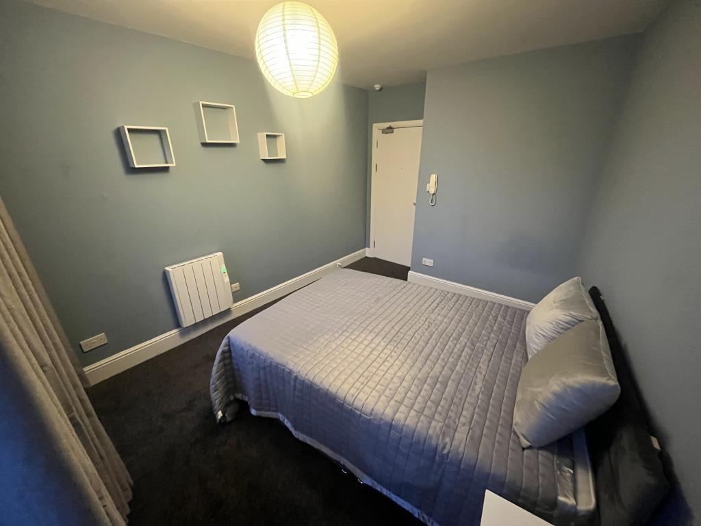 Property photo 1 of 7 Bedroom