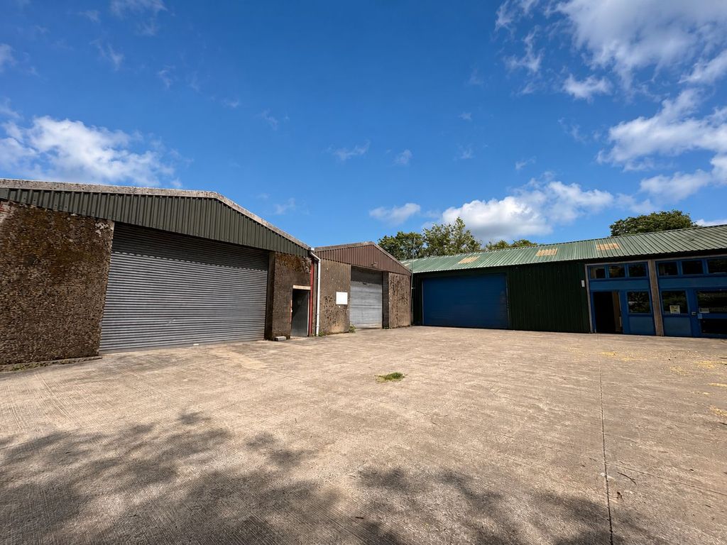 Property photo 2 of 50