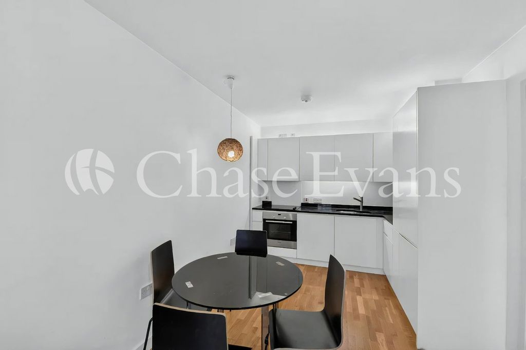 Property photo 3 of 14 Living
