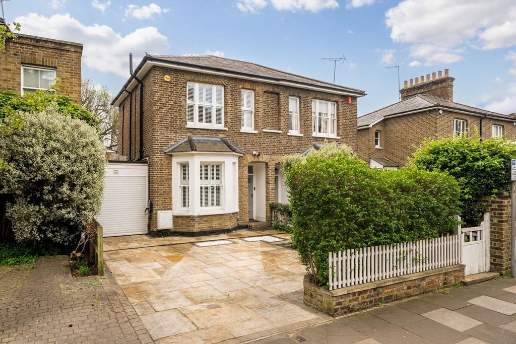 Property photo 1 of 7