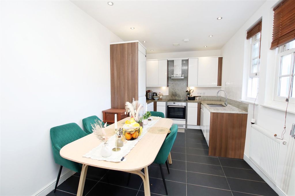 Property photo 3 of 12 Img_3239Dp2.Jpg