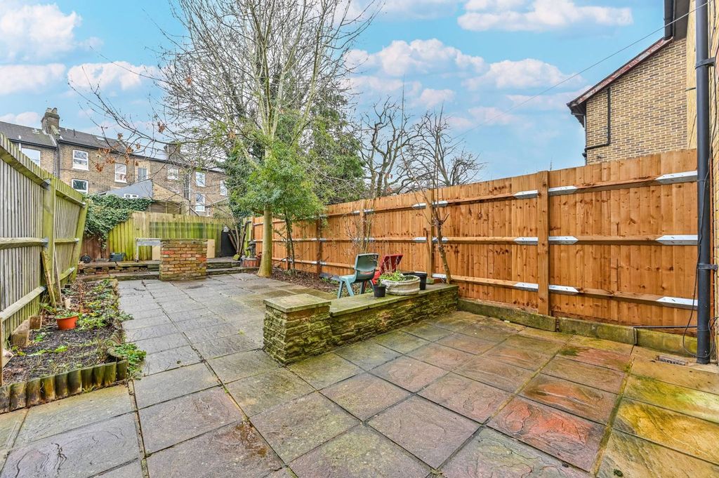 Property photo 3 of 11