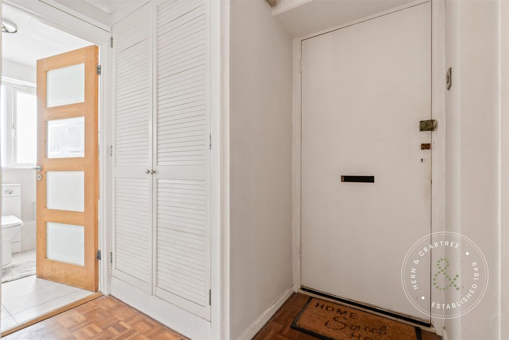 Property photo 3 of 17 Lindway-Court-09.Jpg