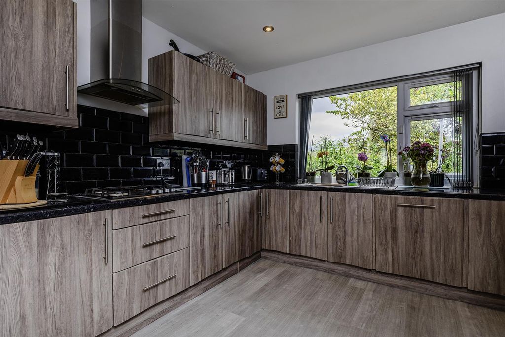 Property photo 3 of 58 Kitchen