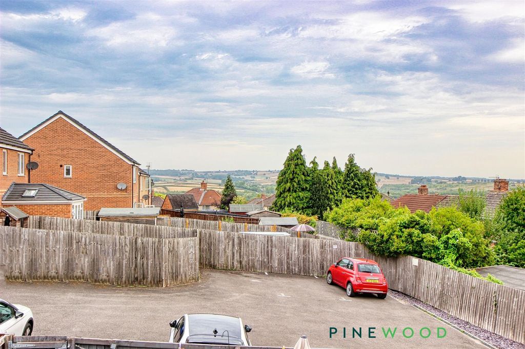Property photo 3 of 27 Car Park And Views
