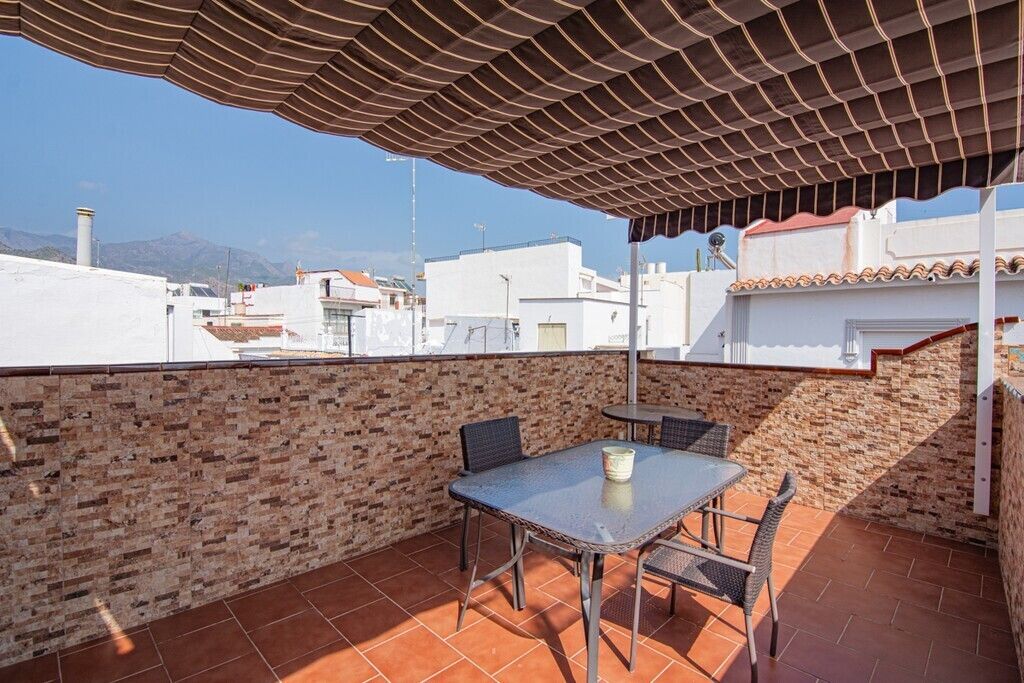 Property photo 2 of 10 Roof Terrace.Jpg